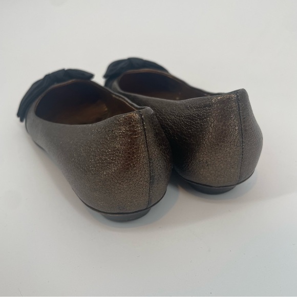 VTG Salvator Ferragamo Gold Leather Ballet Flats With Black Bow - Picture 8 of 12